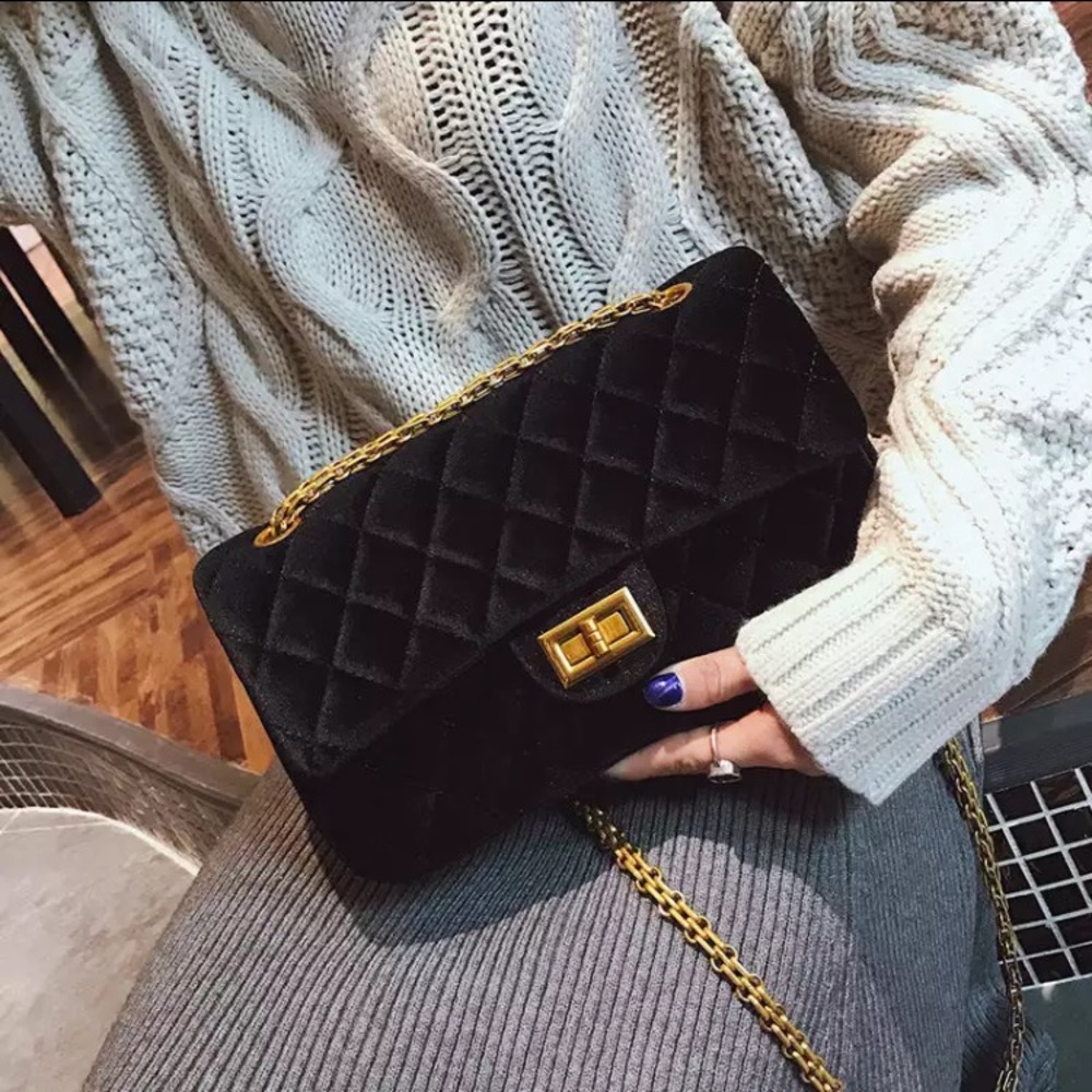 Velvet chain flap handbag